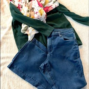 Venus Flare Dark Blue Jeans